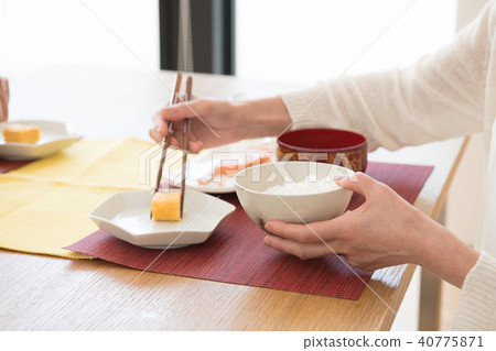 Japanese middle-aged women handling breakfast Japanese middle-aged women handling breakfast 40775871