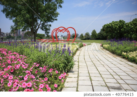 古亭河濱公園的心型框門 40776415