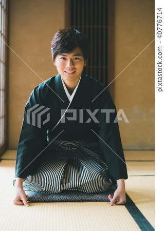 seat of honor, hakama with family crest, gents 40776714