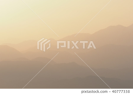 水墨山風格的立山 40777338