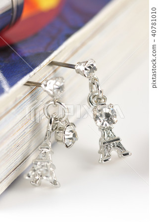 Pierced tower shape Pierced tower shape 40781010