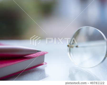 商業形象·筆記本·眼鏡·女性 40781122
