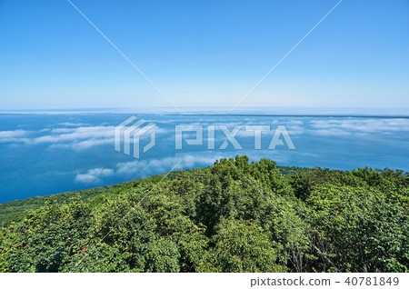 View of Lake Saroma from Horaiwa mountain in Hokkaido 40781849