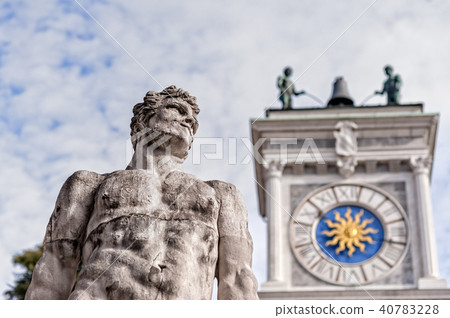 Statue of the 16 century. Statue of Hercules. Statue of the 16 century. Statue of Hercules. 40783228