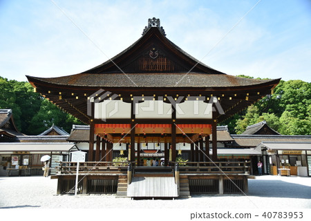 Majestic shrine 40783953