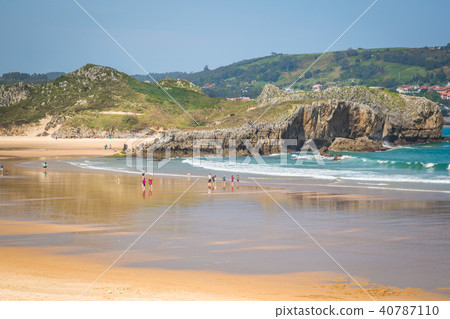 Cuarezo beach in Noja. Santander. Cantabria. Cuarezo beach in Noja. Santander. Cantabria. 40787110
