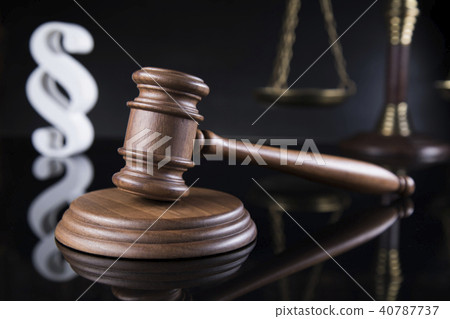 Verdict, Court gavel,Law theme, mallet of judge and paragraph si 40787737