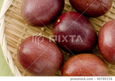 passion fruit  40789158