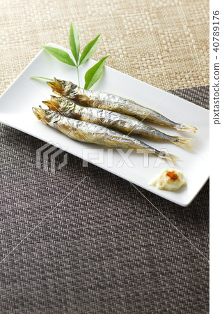 Child-care teacher 29 40789176