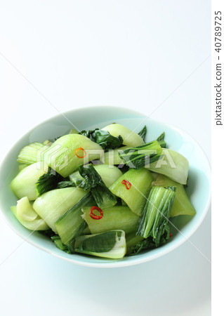 Stir fry of bok choy 40789725