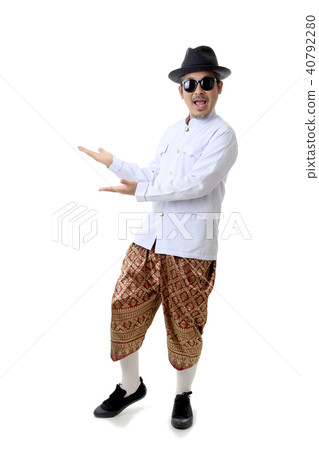 Thai 40792280