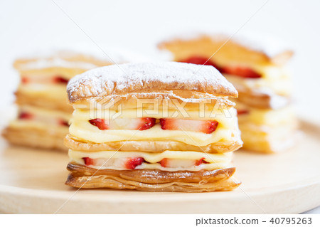 Millefeuille 40795263