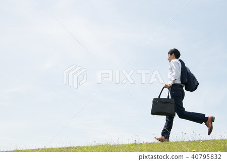 倉促的商人年輕日本人 40795832