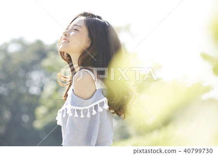 Women's Journey Resort 40799730