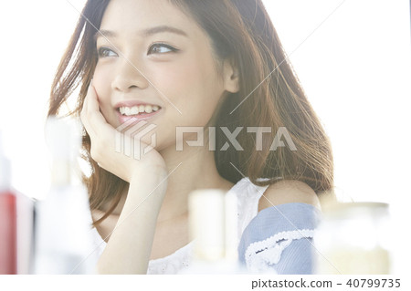 女性化妝美容 40799735