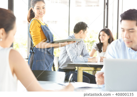 女咖啡館職員 女咖啡館職員 40800135