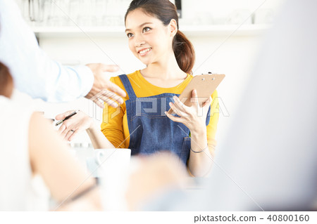 Female cafe clerk Female cafe clerk 40800160