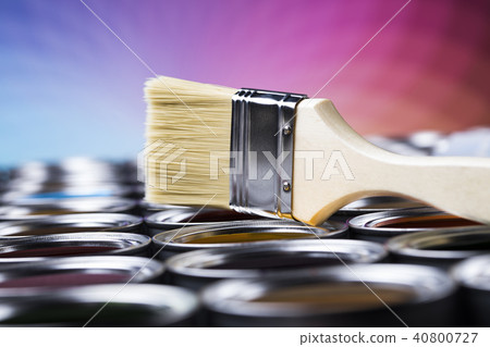 Tin metal cans with color paint and paintbrush 40800727