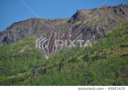 Shooting landscape of the outer rim of the summit crater of Mt. Usu-cho Sobetsu-cho in spring 40801420