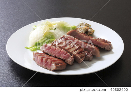 烤牛肉嫩魚子 40802400