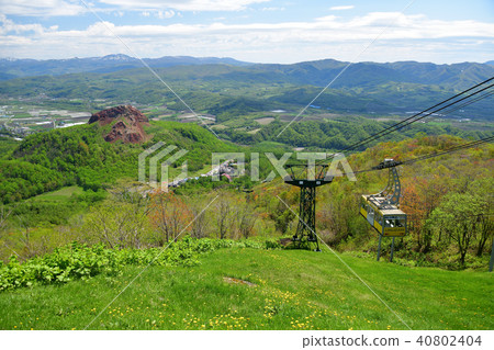 射擊索道的風景到Usuzan Sobetsu鎮山頂在北海道在春天 40802404
