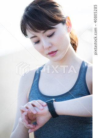 Sports women 40805285