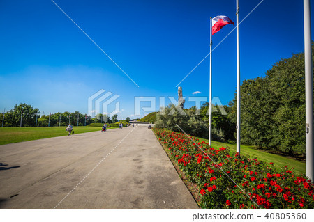 Monument commemorating first battle of Second 40805360