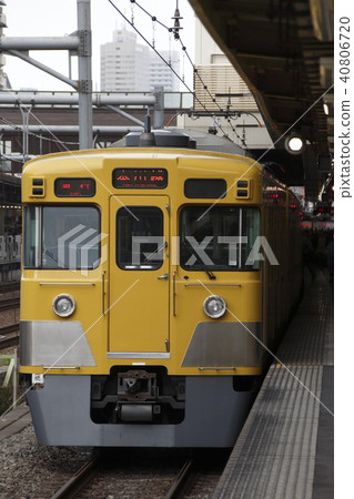 [SS] 西武新宿線舊 2000 系列（特快 - 10 節車廂列車：西武新宿 ⇔ 本川越） 40806720