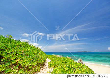 Beautiful sea and refreshing sky of Okinawa Beautiful sea and refreshing sky of Okinawa 40807279
