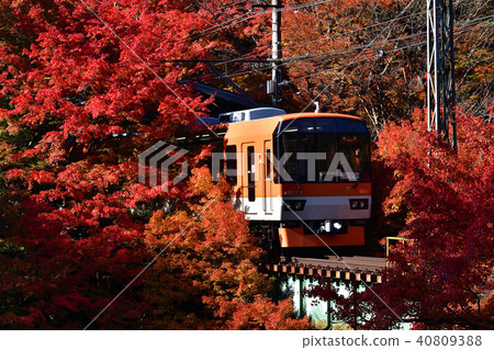 鐵路火車Eizan電氣鐵路艾登京都900系列Kirara Kiben嘴Kurama馬秋季鐵路秋葉Momiji Momiji 鐵路火車Eizan電氣鐵路艾登京都900系列Kirara Kiben嘴Kurama馬秋季鐵路秋葉Momiji Momiji 40809388