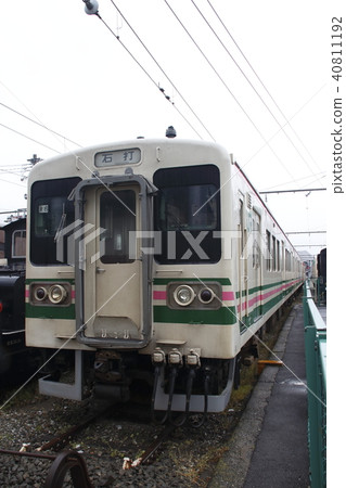 JR107 train that crossed Koshin Electric Railway JR107 train that crossed Koshin Electric Railway 40811192