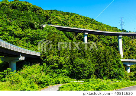 Fresh green Mise Loop Bridge [Fukuoka Prefecture Fukuoka City Sagara Ward] 40811620
