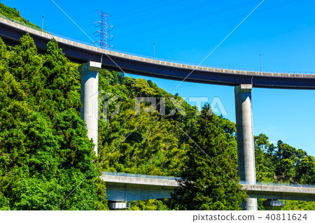 Fresh green Mise Loop Bridge [Fukuoka Prefecture Fukuoka City Sagara Ward] 40811624