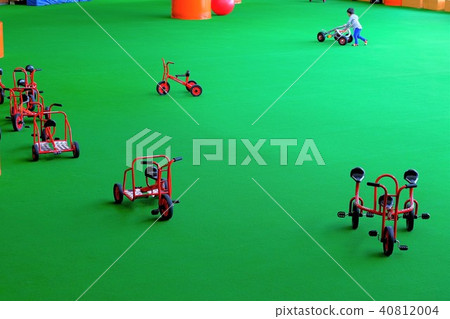 A boy playing happily A boy playing happily 40812004