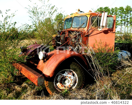 Old tractor (Missouri, USA) Old tractor (Missouri, USA) 40814322