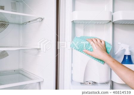 Hand cleaning refrigerator with spray bottle Hand cleaning refrigerator with spray bottle 40814539