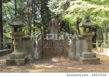 Tombs of Kyoto Tennoyama Nanmen Seventeen Martyrs 40815016