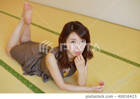 日本風格的女人放鬆 40816423