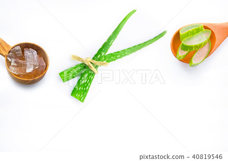 Aloe vera fresh leaves with aloe vera gel  40819546