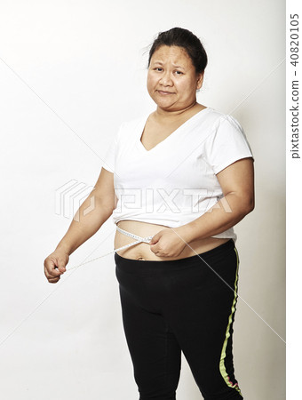 Asian fat Woman measuring 40820105