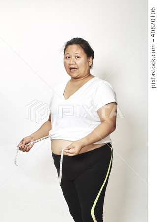 Asian fat Woman measuring 40820106