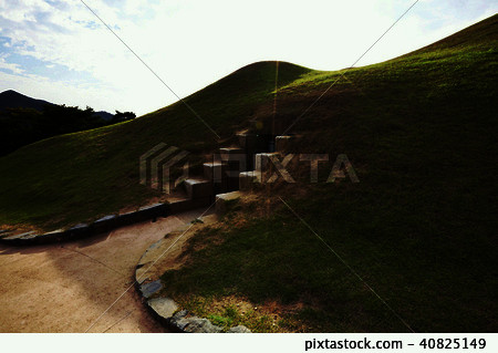 Mausoleum tomb, Princess Songsan-ri tomb (No. 13), Gongju-si, Chungnam 40825149