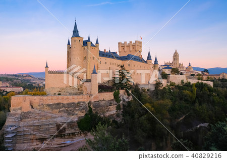 塞戈維亞阿爾卡薩晚上 40829216