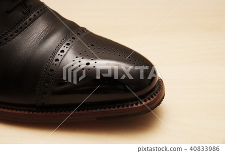 Leather shoes 40833986