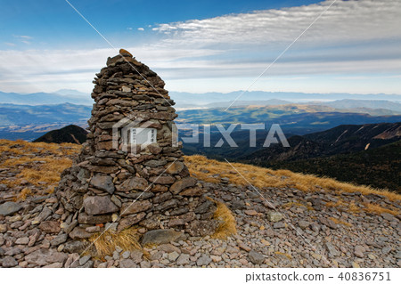 八嶽山脈和碘岳的科隆香水和北阿爾卑斯山的遠景 八嶽山脈和碘岳的科隆香水和北阿爾卑斯山的遠景 40836751