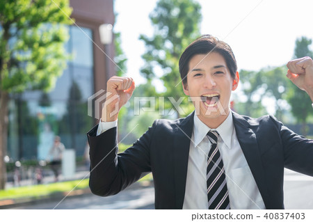 Businessman guts pose 40837403