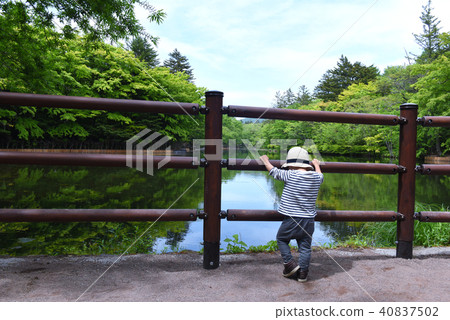 Karuizawa Unba Pond and boys 40837502