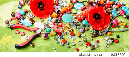 Beads and poppy Beads and poppy 40837801
