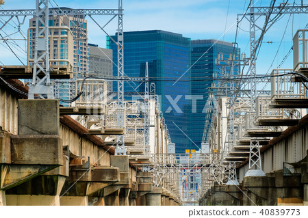 Granfront Osaka and Hankyu Railway Bridge 40839773