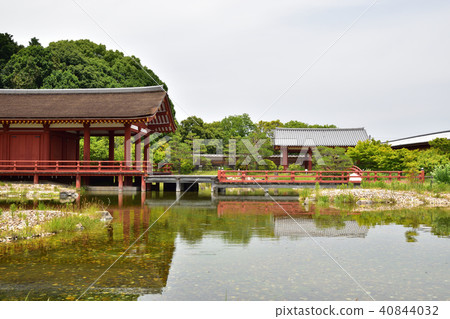 Higashi-in Garden (Pond and blue sky) 40844032